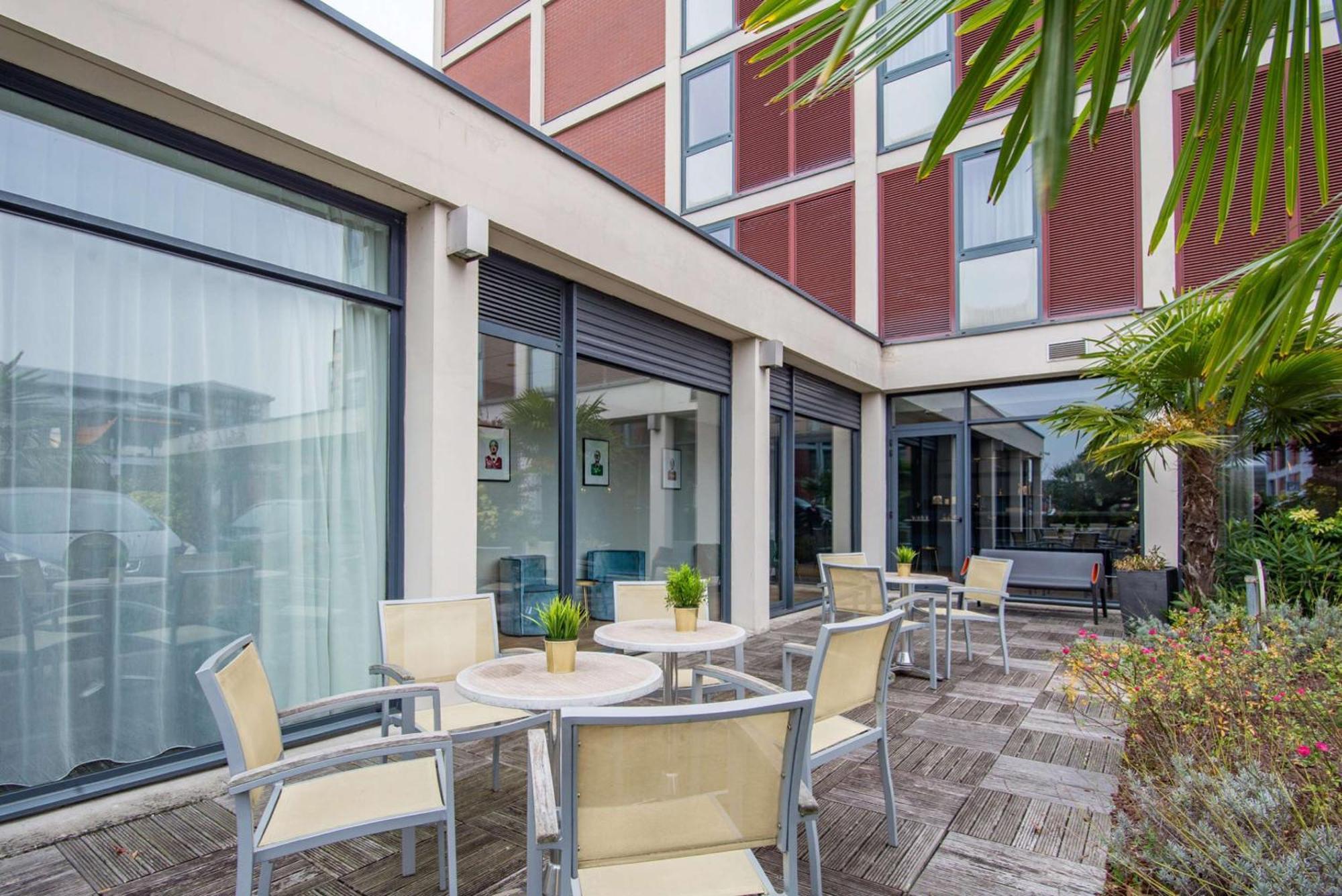 Brit Hotel Du Stade Rennes Ouest Exterior photo